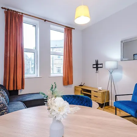 Spacious Retreat + Free Wifi