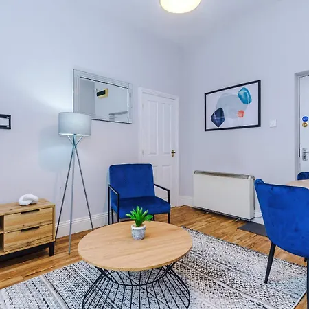 Spacious Retreat + Free Wifi * Leeds (West Yorkshire)