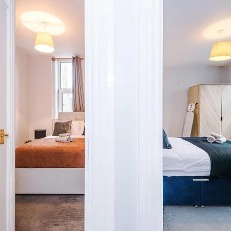 Spacious Retreat + Free Wifi * Leeds (West Yorkshire)