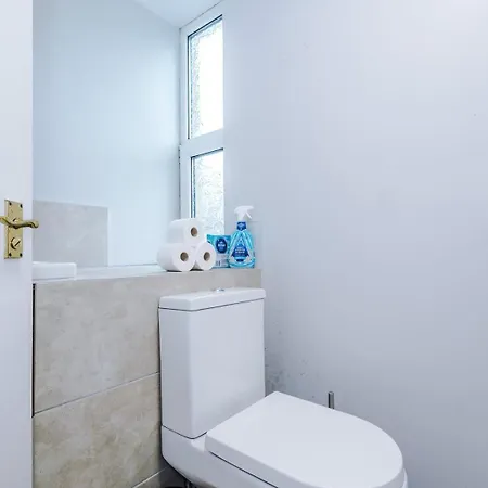 Lejlighed Spacious Retreat + Free Wifi *