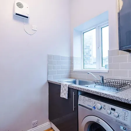 Spacious Retreat + Free Wifi Lejlighed